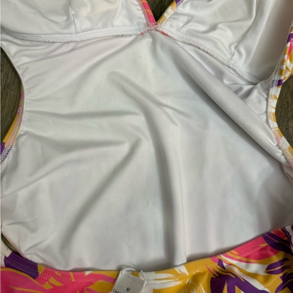 Cupshe • Recycled Sunlit Forest Low Back One Piece - Picture 10 of 12